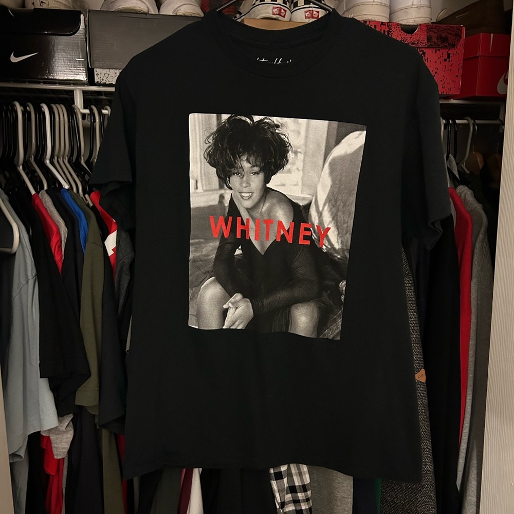 Black Whitney Houston T-shirt - Picture 2 of 5